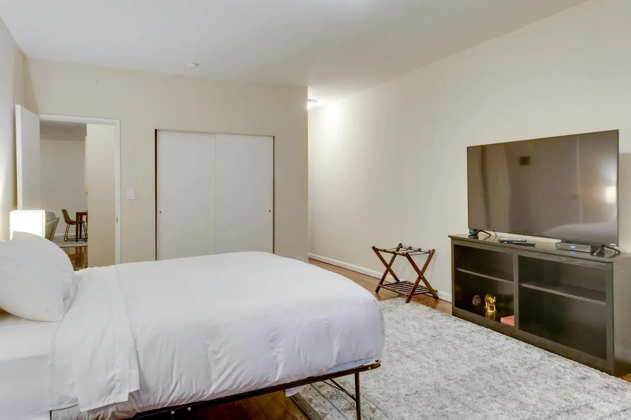 Four Bedroom Chelsea Apartment New York ABD