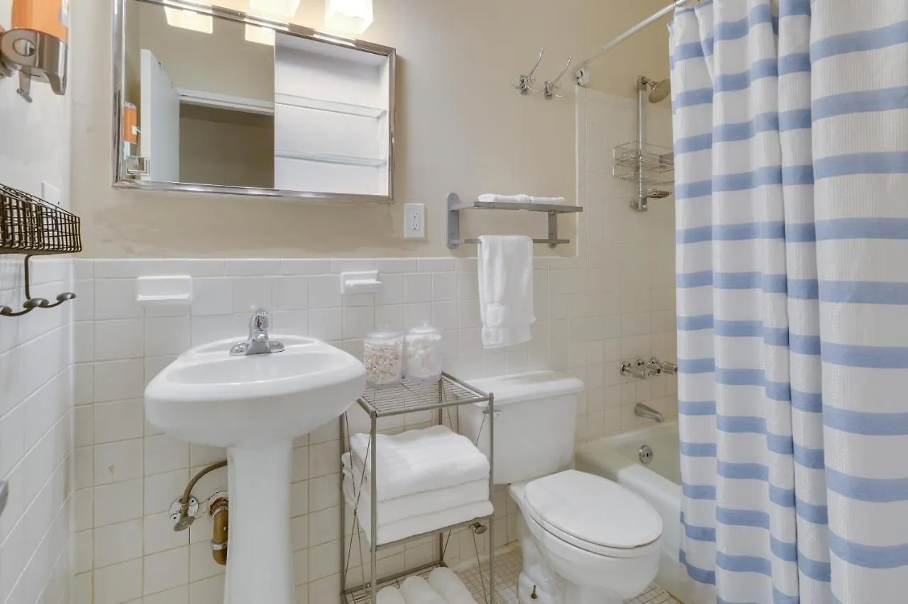 Four Bedroom Chelsea Apartment New York 0*,