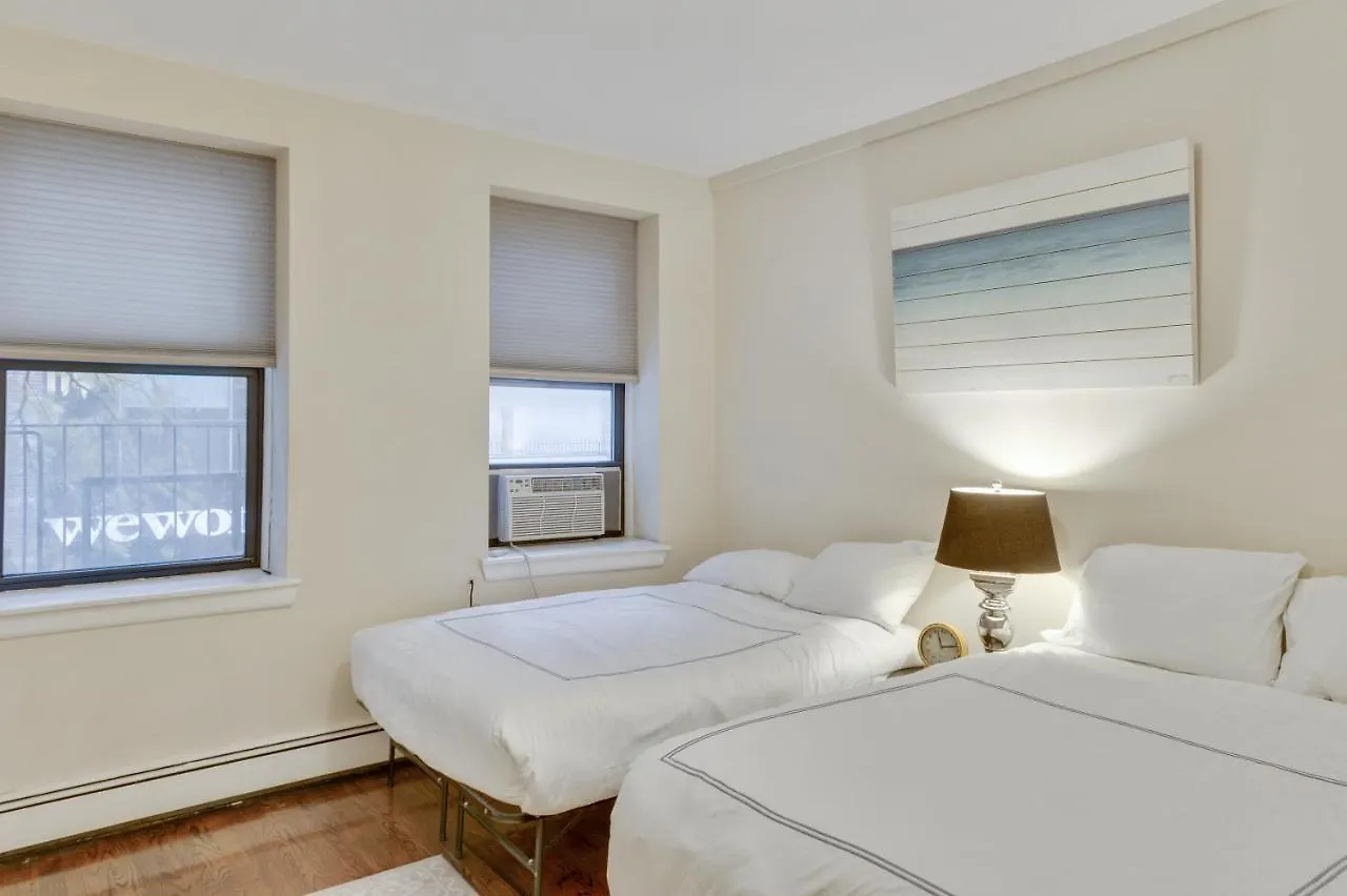 Four Bedroom Chelsea Apartment New York ABD